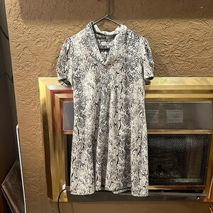 Black and white snakeskin pattern short sleeve dress